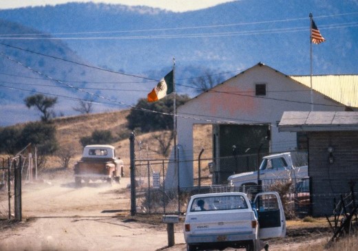 Lochielk border station